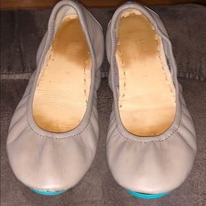 Tieks size 7 in taupe